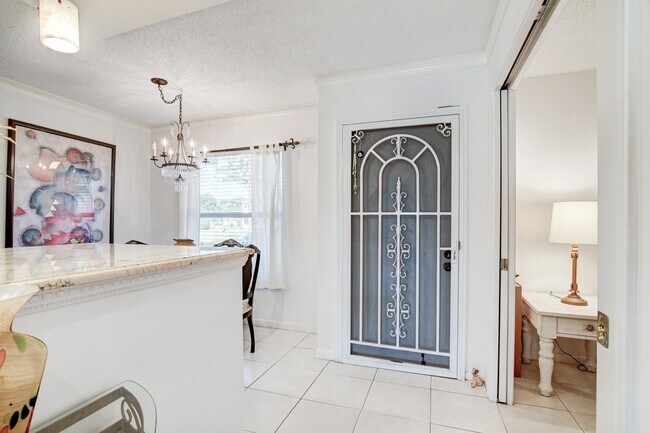 Foto del edificio - 1421 SW 27th Ave