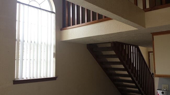 Building Photo - 2 bed/2 bath loft style BRANSON condo @ Fa...