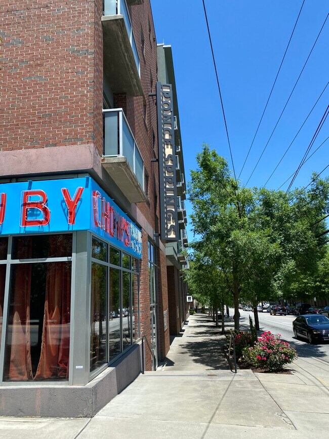 Building Photo - 620 Glen Iris Dr NE