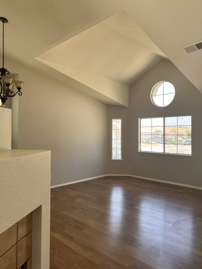 Building Photo - 1188 Don Carlos Ct