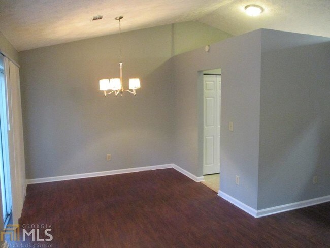 Building Photo - 248 Hickory Trail