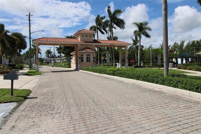 Foto del edificio - 600 Layne Blvd