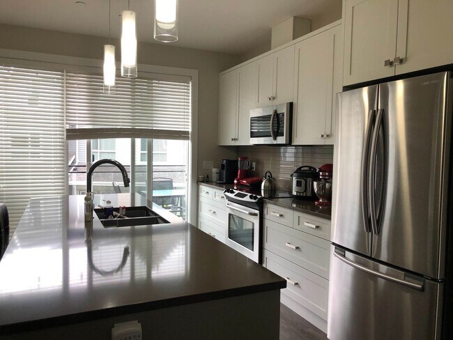 Building Photo - 45615-45615 Tamihi Way