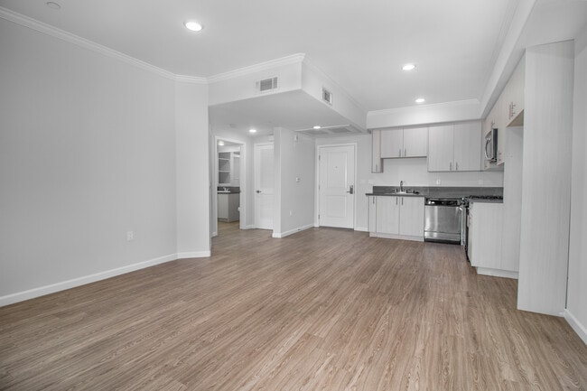 Building Photo - 11414 Hatteras St