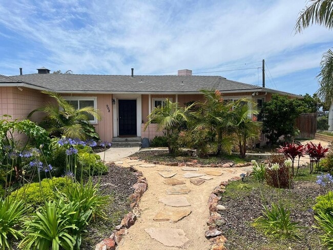 Building Photo - 968 Corte Maria Ave