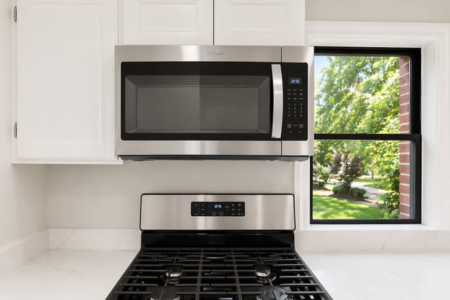 Building Photo - 2026 Move-In Special – $500 LEASE SIGNING BONUS!! Spacious 3BR Condo in Buena Vista – In-Unit Was...