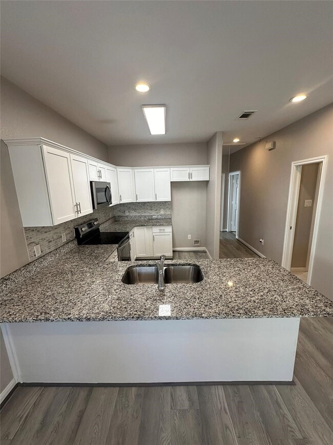 Building Photo - 16945 Glenheath St