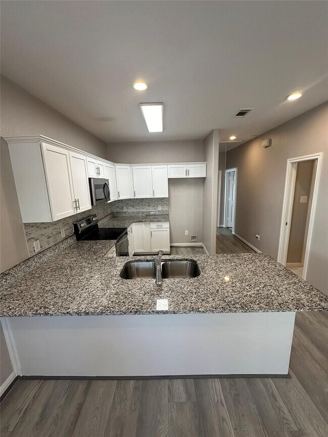 Foto del edificio - 16945 Glenheath St