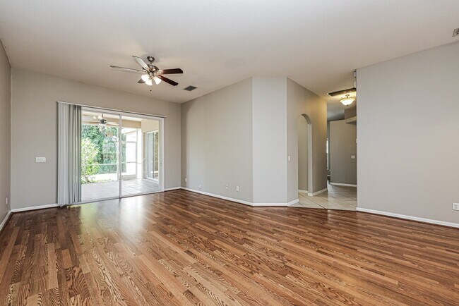 Foto del edificio - 6282 Rock Creek Cir