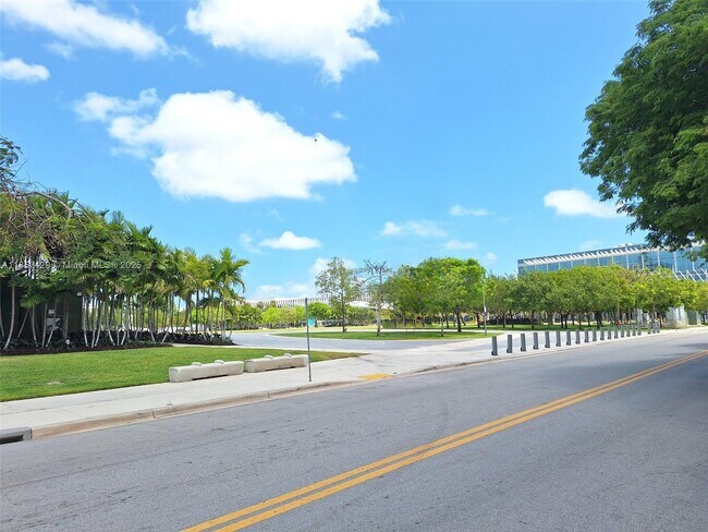 Foto del edificio - 1770 Meridian Ave