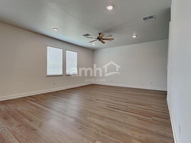 Foto del edificio - 37956 Dusty Saddle Ln