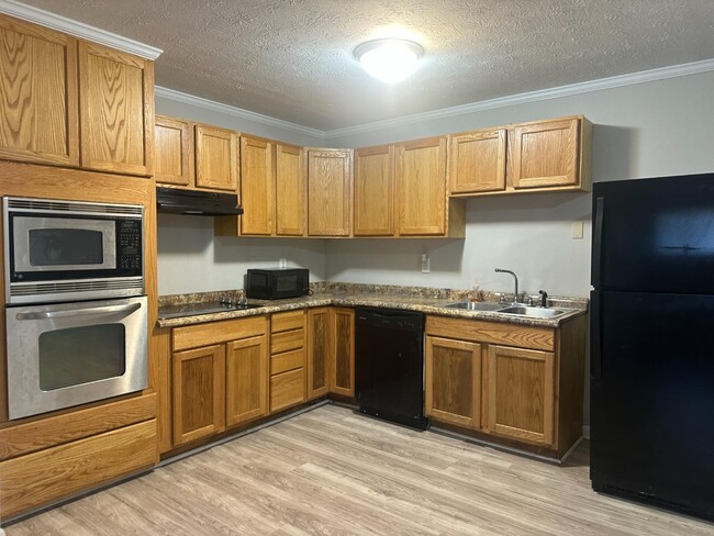 Foto del edificio - 5843 Memphis St