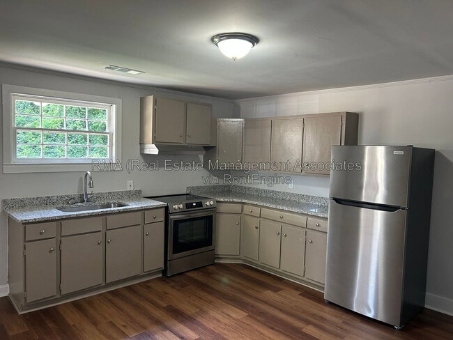Building Photo - 1342 Drewery Ave