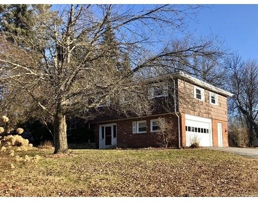 Building Photo - 9 Pigeon Hill Dr
