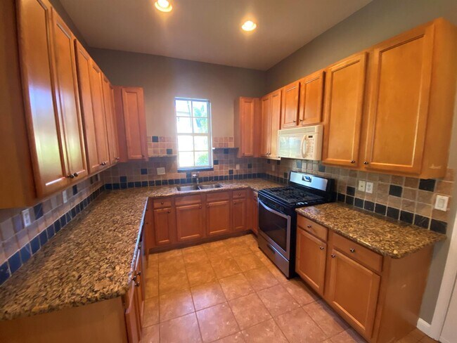 Foto del edificio - 530 Tomahawk Ct