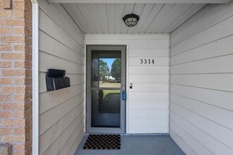 Building Photo - 3314 Ridgefield St