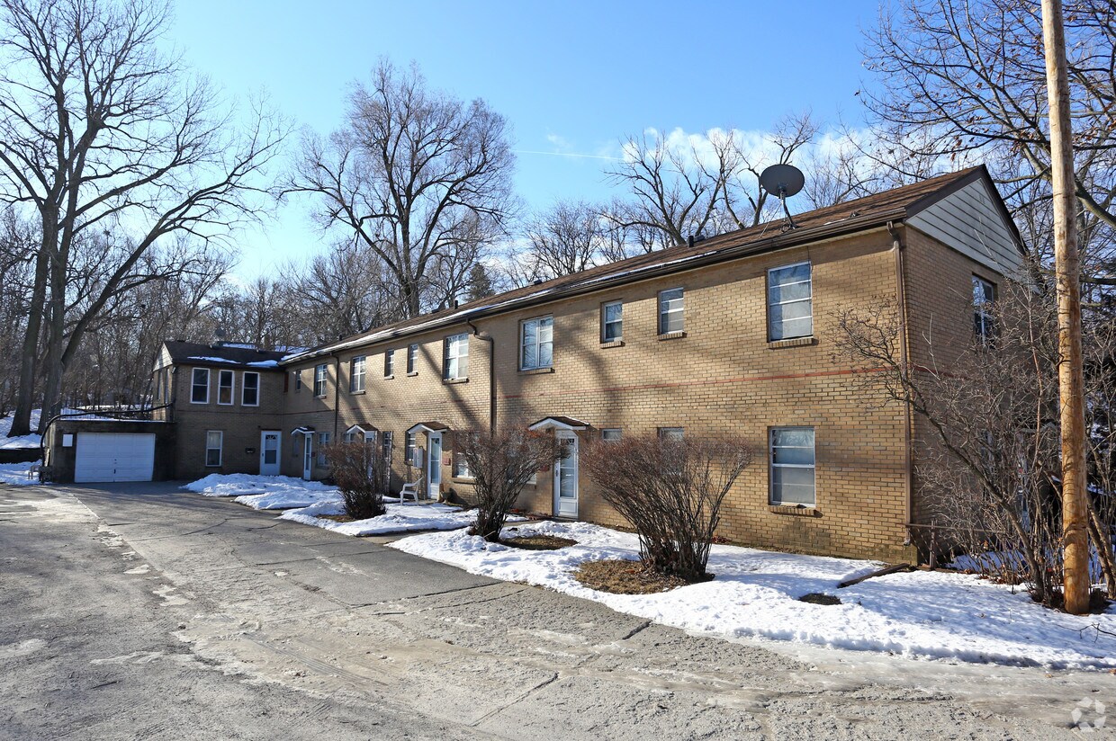 Building Photo - 1941 Courtland Dr