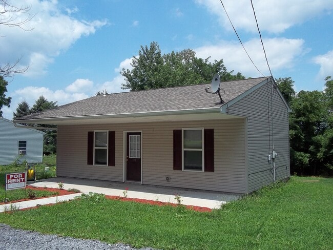 Building Photo - 10 Locust Ln