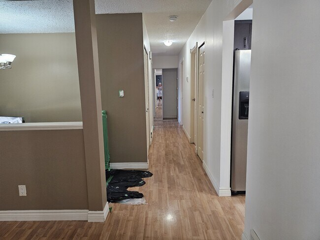 Photo du bâtiment - 8140 Cade Barr St