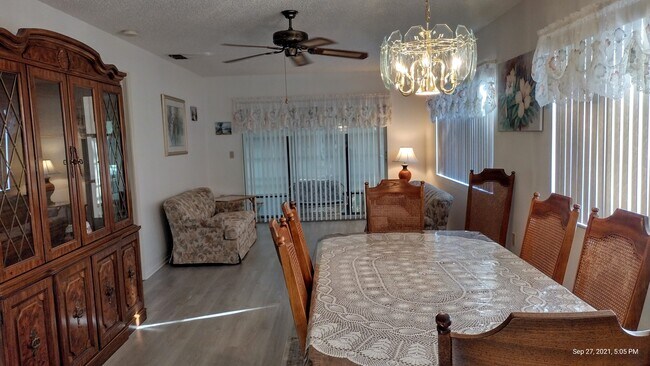 Building Photo - 4454 Pelorus Dr
