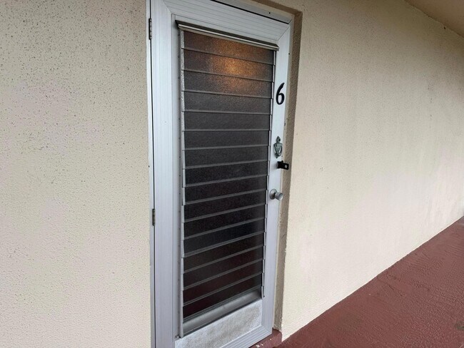 Foto del edificio - 502 Davis Rd