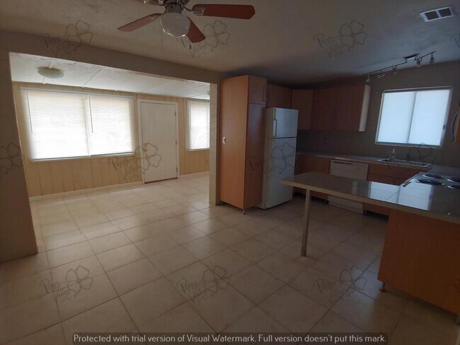 Foto del edificio - 2232 Davis Ave