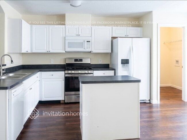 Building Photo - 8567 Chaletford Dr