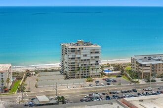 Building Photo - 877 N Hwy A1A