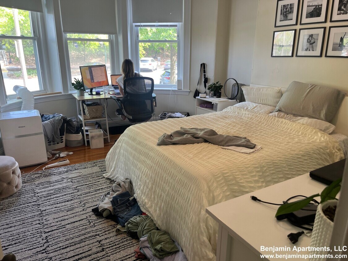 Foto principal - 1563 Beacon St