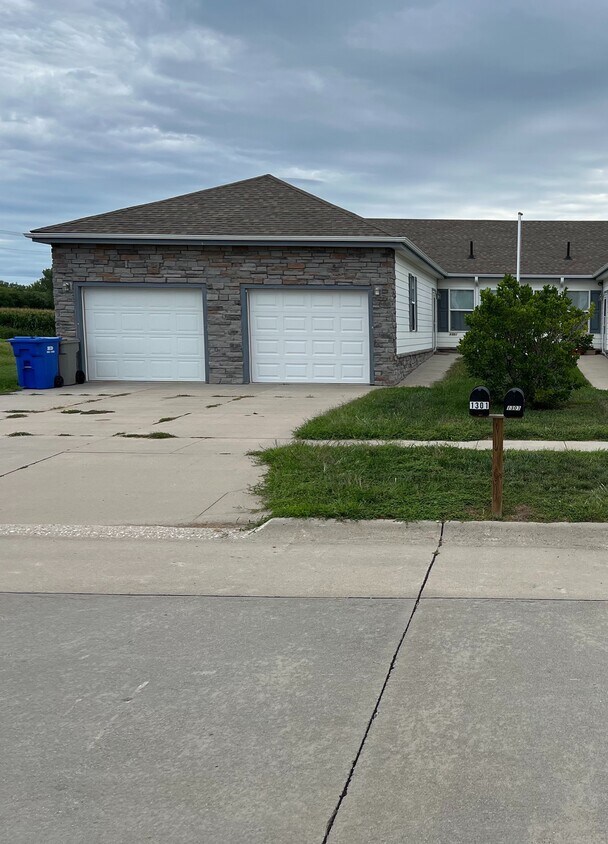 Foto principal - Central City Duplex Left Unit