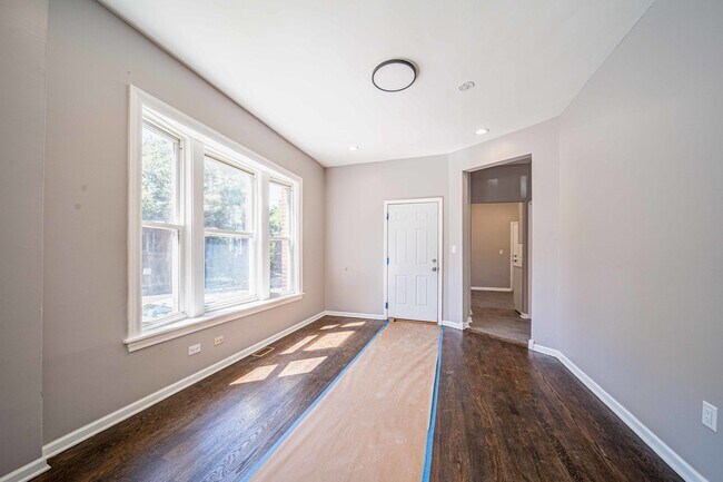 Building Photo - 1305 N Homan Ave.