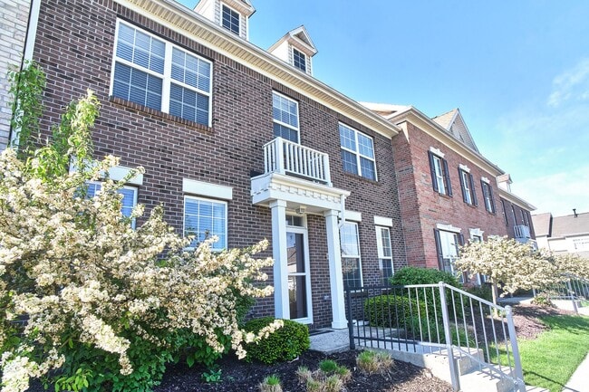Building Photo - 2 BDRM, 2.5BA Townhouse in Fishers