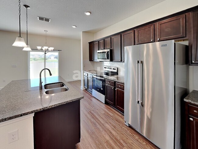 Building Photo - 4624 Birdsong Dr