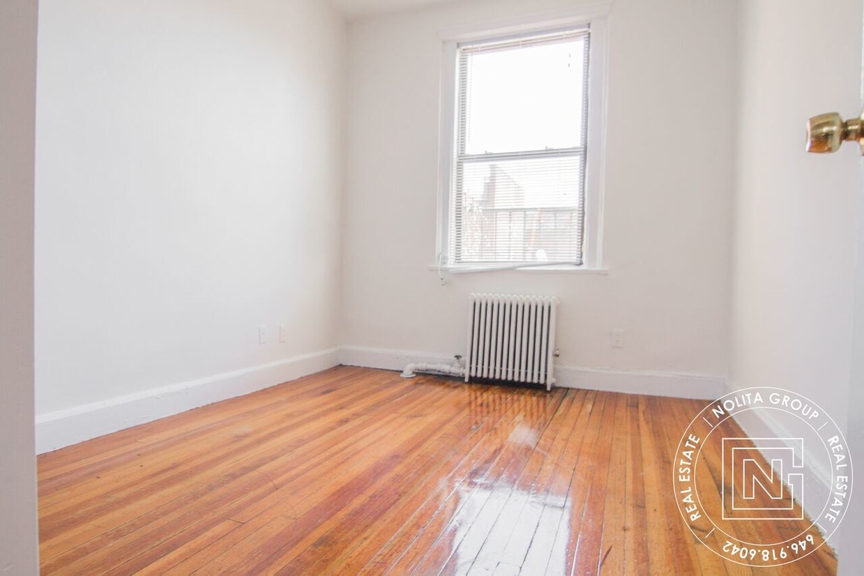 Primary Photo - 149 Sullivan St