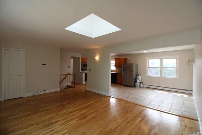 Building Photo - 455 Henry St