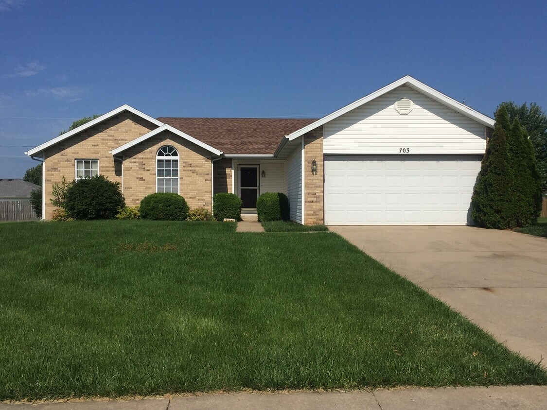 703 Darin Ln, Willard, MO 65781 House Rental in Willard, MO