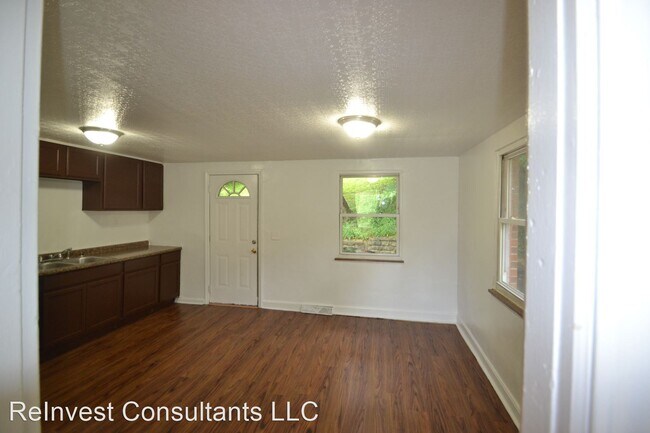 Building Photo - 3 br, 1 bath House - 619 Edgecliff Road
