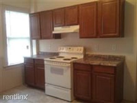 Building Photo - 4 br, 1 bath Apartment - 46 Hidden St
