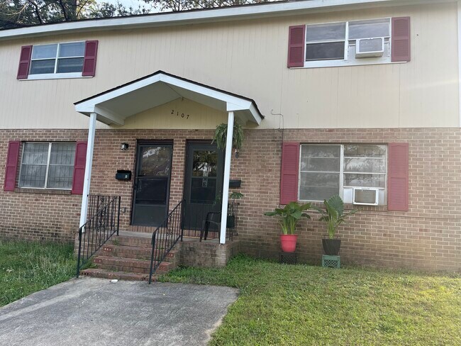 Foto del edificio - 2107 Meriwood Dr