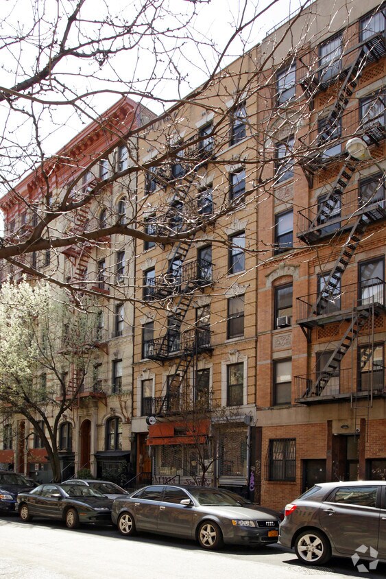 Building Photo - 202 E 7th St