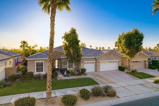 Building Photo - 60602 Juniper Ln