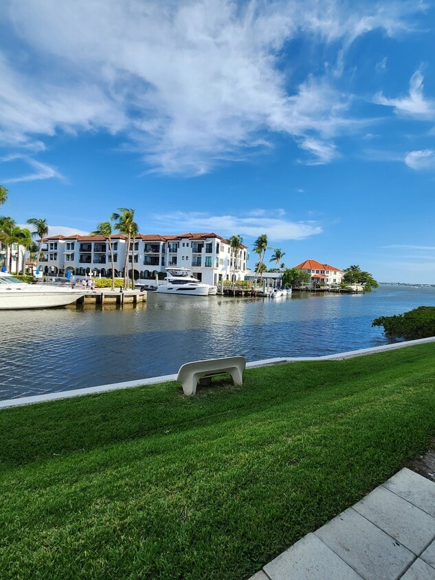 803 River Point Dr Unit 203, Naples, FL 34102 Condo for Rent in