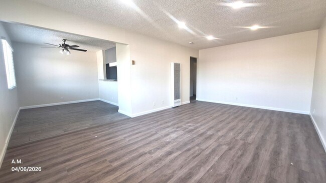 Foto del edificio - 13322 Cordary Ave