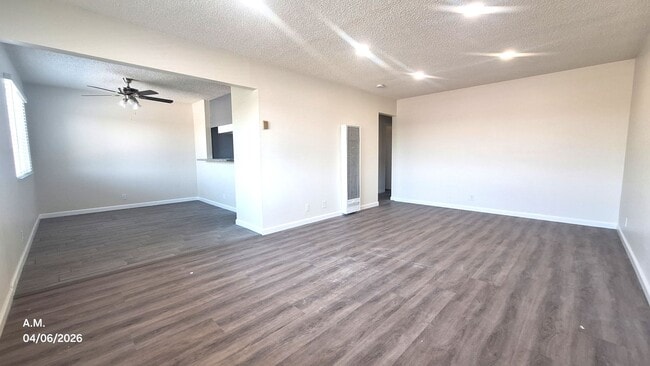 Building Photo - 13322