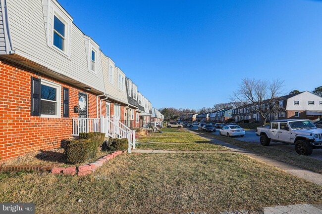 Building Photo - 5676 Arnhem Rd