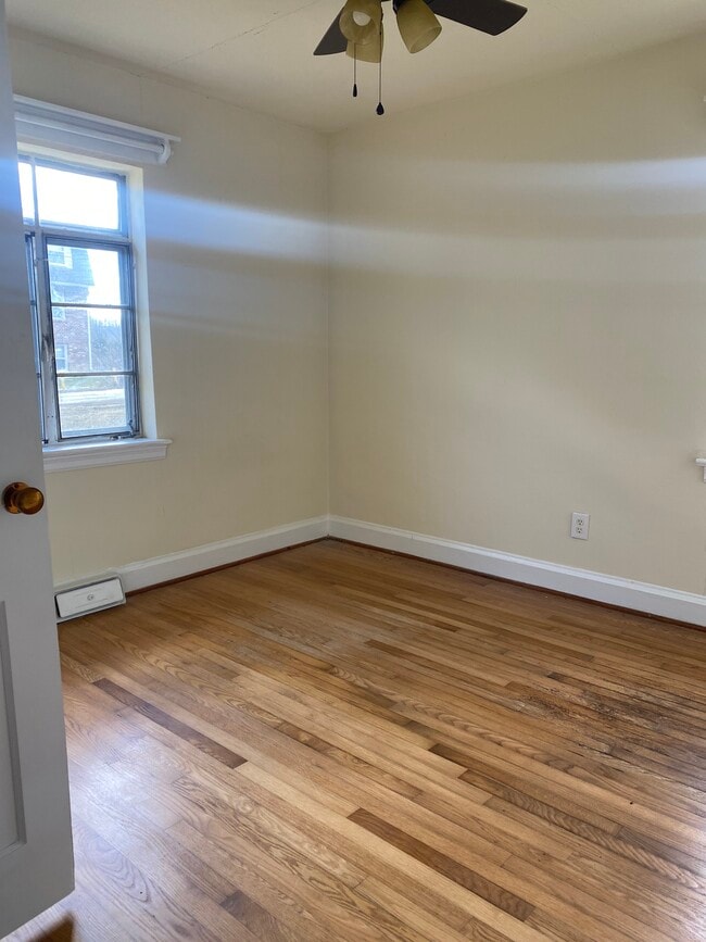 Building Photo - 1706 Grayland St