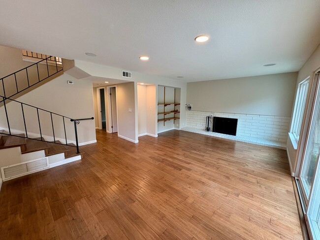 Building Photo - Beautiful Del Mar Home
