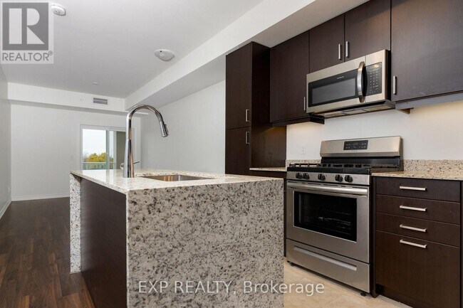Building Photo - 17 Spooner Cres