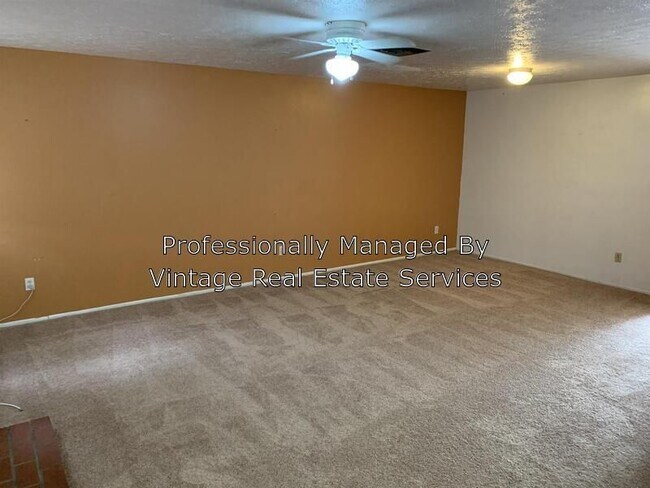 Building Photo - 4712 Stonepointe Pl.