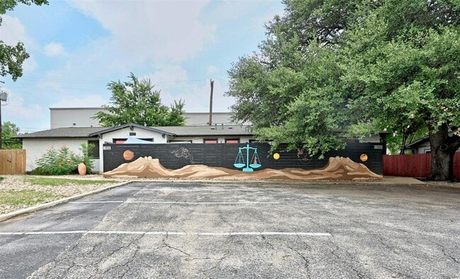 Building Photo - 4802 W Wind Trail